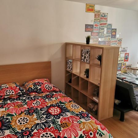 Charmant Studio + Parking Apartment Orleans Ngoại thất bức ảnh