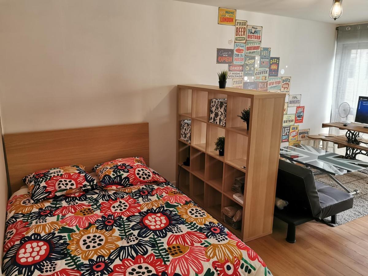 Charmant Studio + Parking Apartment Orleans Ngoại thất bức ảnh